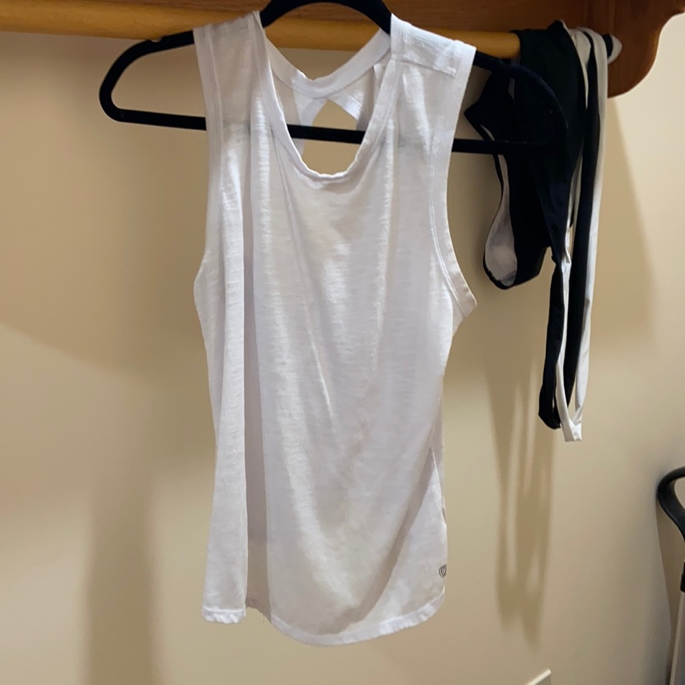 white athletic tank size small